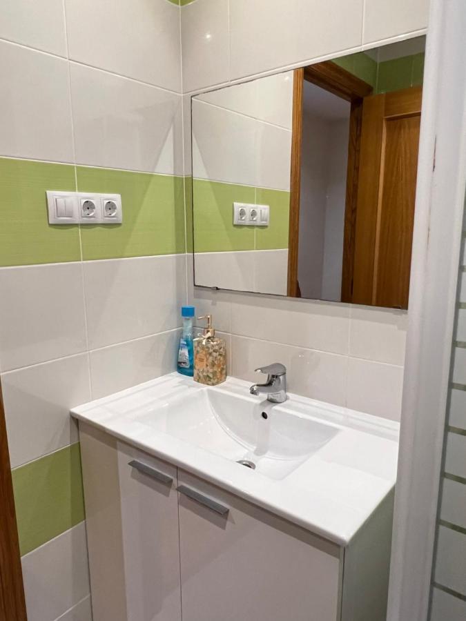 Habitacion Con Bano Privado- En Casa Familiar Beatriz Valência Exterior foto